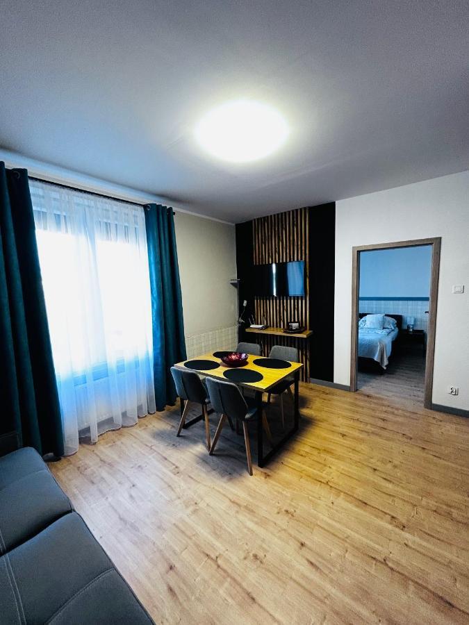 Apartament Walczaka 43 Miejsce Parkingowe 乔左维尔考普尔斯基 外观 照片
